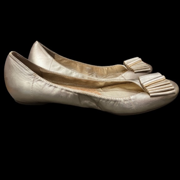 DKNY slip on metallic leather gold shoes sz 10 - Picture 4 of 7